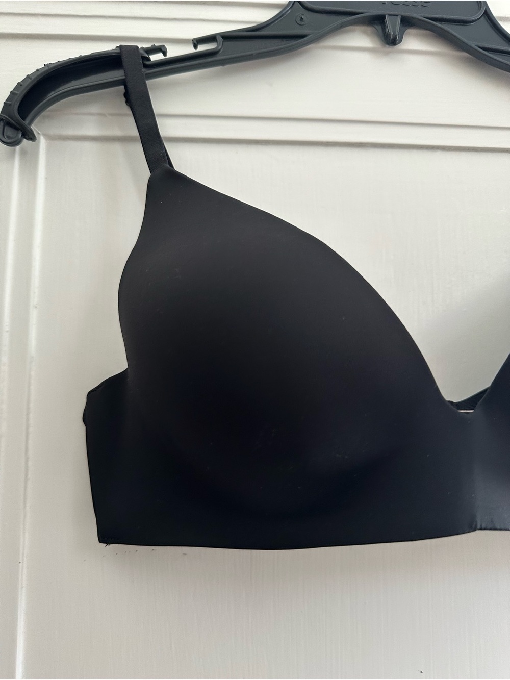 Victoria’s Secret Wireless Black T-Shirt Bra - 34C - Picture 2 of 6